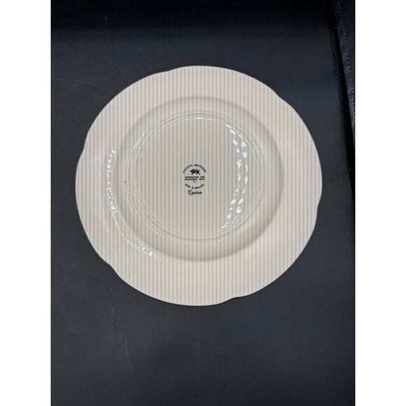 Vintage Johnson Brothers “Lynton” 10" Dinner Plates – Set of 2 - Picture 4 of 9